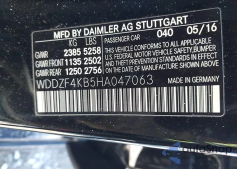2017 Mercedes-Benz E 300 4Matic z USA, uszkodzony, nr VIN WDDZF4KB5HA047063